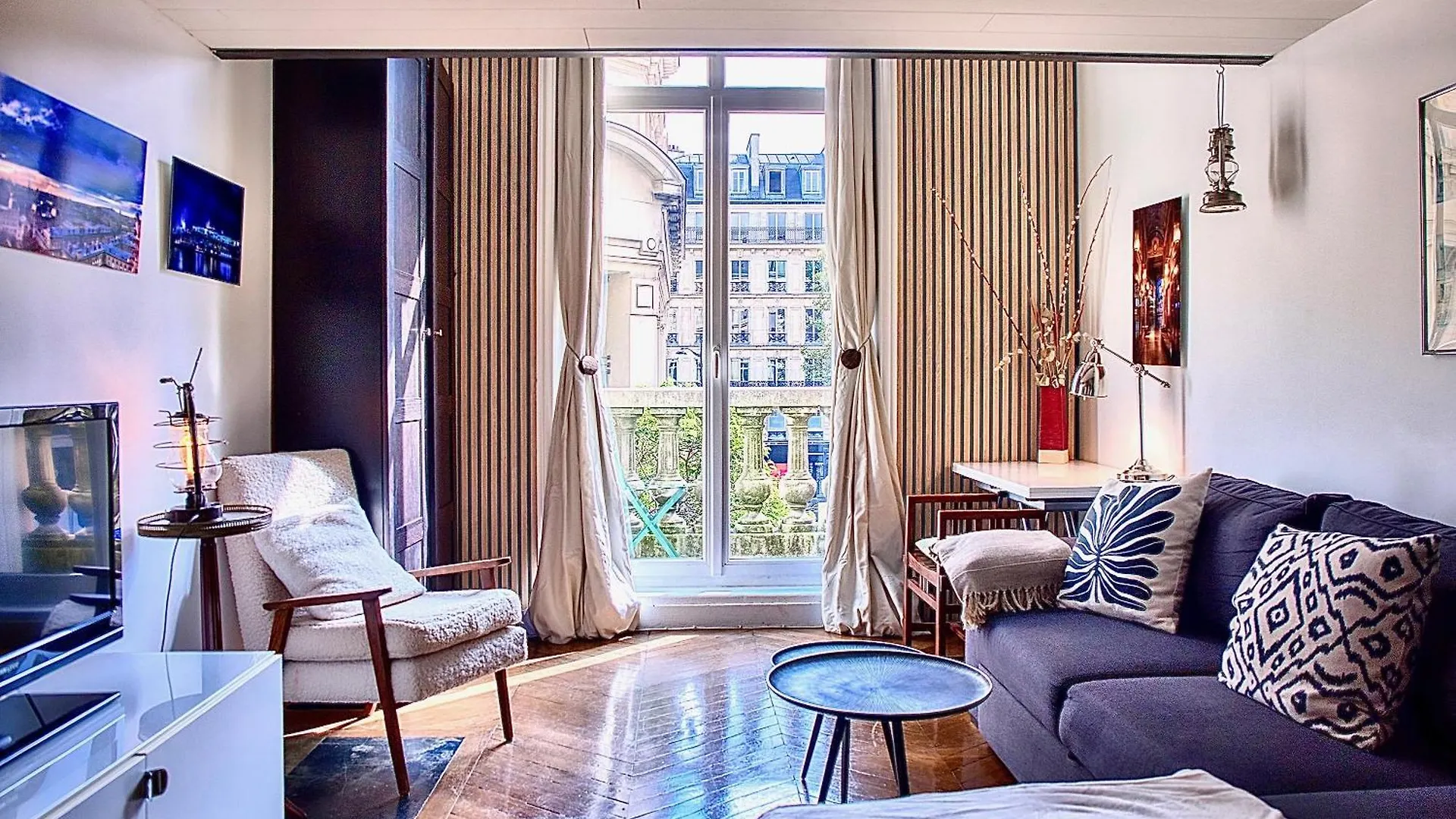 Charme Parisien Coeur De Paris contacts